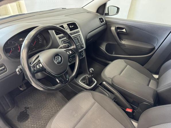 Volkswagen Polo V Рестайлинг с пробегом 2015 года, цена 845 000 рублей, 190290 км, седан, Автокод Объявления