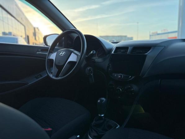 Hyundai Solaris I Рестайлинг с пробегом 2015 года, цена 850 000 рублей, 166867 км, седан, Автокод Объявления