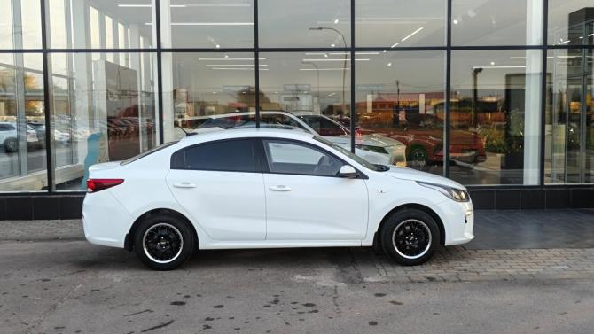 Kia Rio IV с пробегом 2017 года, цена 1 300 000 рублей, 131000 км, седан, Автокод Объявления