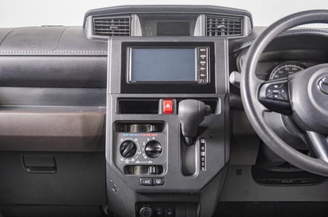 Toyota Roomy I Рестайлинг с пробегом 2021 года, цена 1 259 000 рублей, 31100 км, микровэн, Автокод Объявления