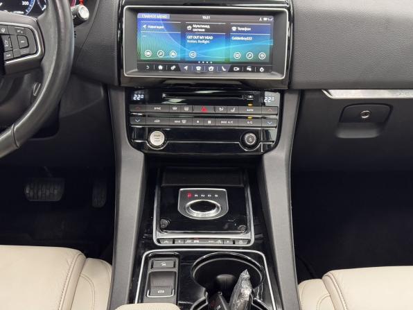 Jaguar F-Pace I с пробегом 2017 года, цена 2 500 000 рублей, 162813 км, внедорожник, Автокод Объявления