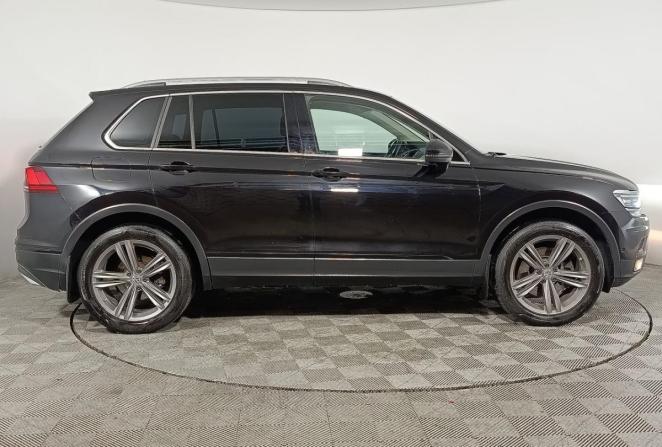 Volkswagen Tiguan II с пробегом 2017 года, цена 2 470 000 рублей, 240582 км, внедорожник, Автокод Объявления