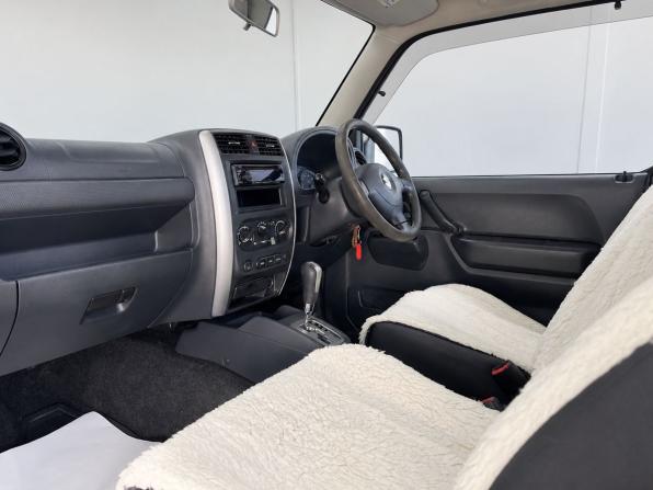 Suzuki Jimny III Рестайлинг 2 с пробегом 2012 года, цена 1 089 000 рублей, 122818 км, внедорожник, Автокод Объявления