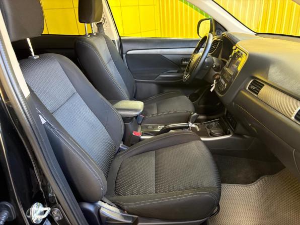 Mitsubishi Outlander III Рестайлинг 2 с пробегом 2017 года, цена 1 599 000 рублей, 157100 км, внедорожник, Автокод Объявления