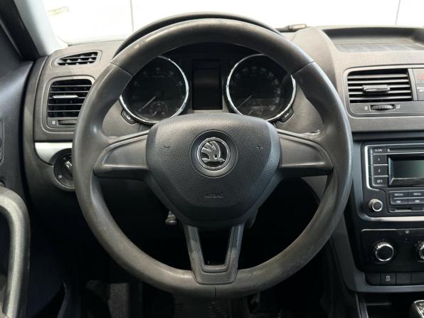 Skoda Yeti I Рестайлинг с пробегом 2015 года, цена 1 240 000 рублей, 208400 км, внедорожник, Автокод Объявления
