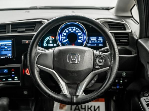 Honda Fit III Рестайлинг с пробегом 2018 года, цена 1 085 000 рублей, 117620 км, хэтчбек, Автокод Объявления
