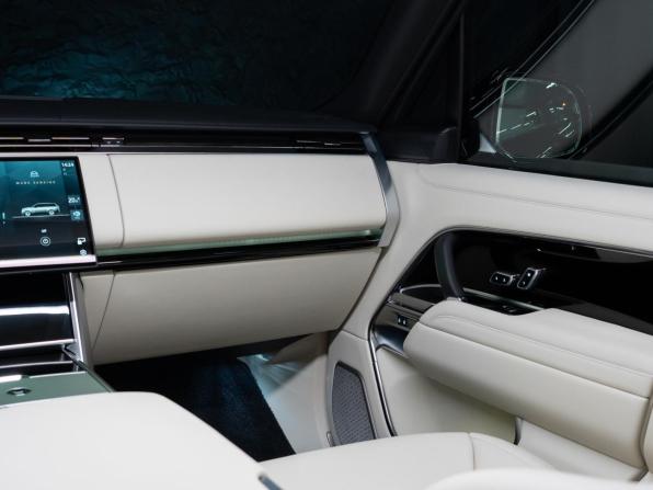Новый Land Rover Range Rover V 2026 года, цена 28 490 000 рублей, внедорожник, Автокод Объявления