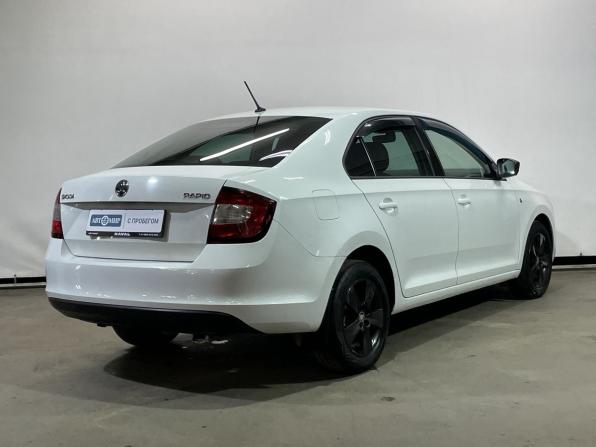 Skoda Rapid I с пробегом 2015 года, цена 820 000 рублей, 197396 км, лифтбек, Автокод Объявления