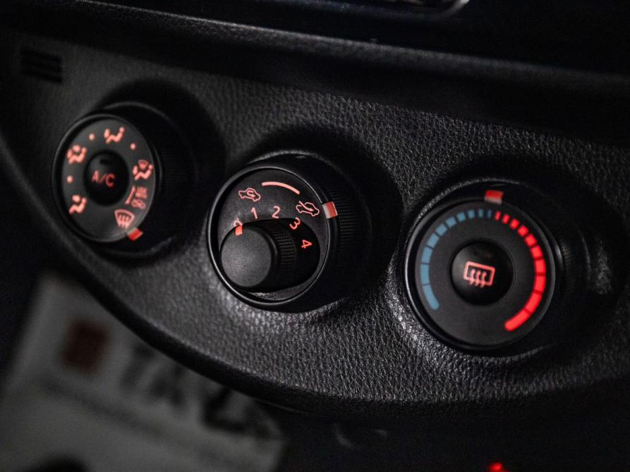 Toyota Vitz III (XP130) Рестайлинг 2 Иркутск  - изображение 15
