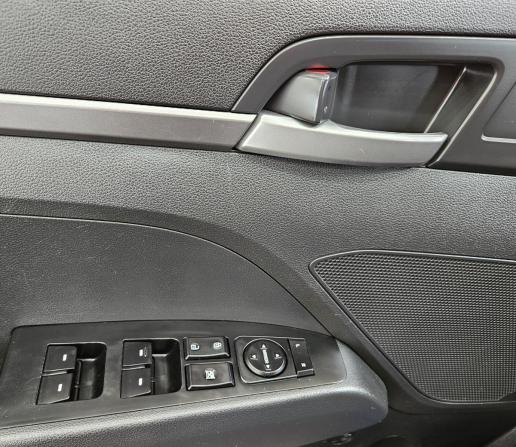 Hyundai Elantra VI (AD) с пробегом 2018 года, цена 1 350 000 рублей, 87299 км, седан, Автокод Объявления