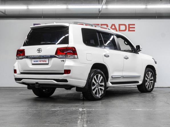 Toyota Land Cruiser 200 Series Рестайлинг 1 с пробегом 2015 года, цена 4 779 000 рублей, 168008 км, внедорожник, Автокод Объявления