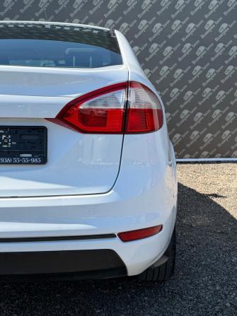 Ford Fiesta Mk6 Рестайлинг с пробегом 2015 года, цена 820 000 рублей, 137400 км, седан, Автокод Объявления