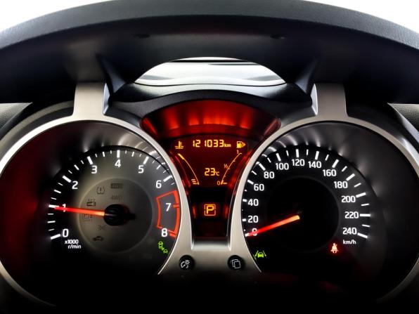 Nissan Juke I Рестайлинг с пробегом 2017 года, цена 1 350 000 рублей, 121006 км, внедорожник, Автокод Объявления