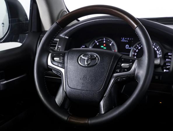 Toyota Land Cruiser 200 Series Рестайлинг 2 с пробегом 2018 года, цена 5 655 000 рублей, 334538 км, внедорожник, Автокод Объявления