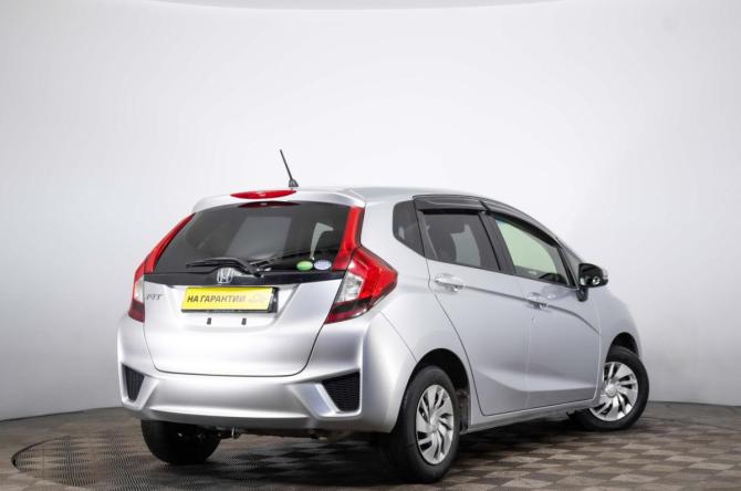 Honda Fit III с пробегом 2015 года, цена 1 099 000 рублей, 196846 км, хэтчбек, Автокод Объявления