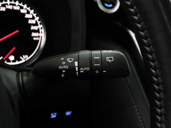 Toyota Land Cruiser 300 Series с пробегом 2022 года, цена 12 490 000 рублей, 19200 км, внедорожник, Автокод Объявления