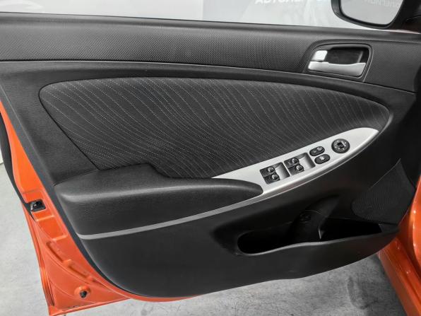 Hyundai Solaris I Рестайлинг с пробегом 2015 года, цена 1 050 000 рублей, 178171 км, седан, Автокод Объявления