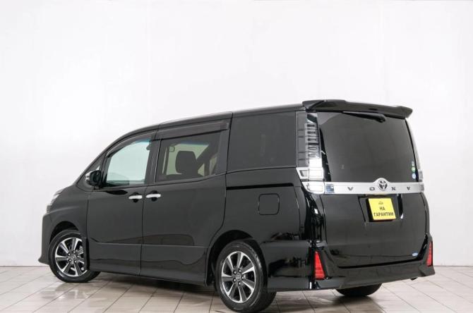 Toyota Voxy III (R80) Рестайлинг с пробегом 2018 года, цена 1 899 000 рублей, 178000 км, минивэн, Автокод Объявления