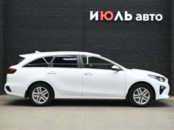 Kia Ceed III с пробегом 2021 года, цена 2 180 000 рублей, 44110 км, универсал, Автокод Объявления