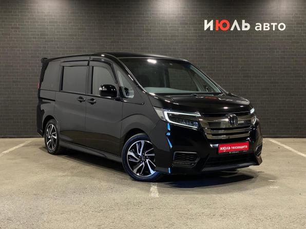 Honda Stepwgn V Рестайлинг с пробегом 2019 года, цена 2 370 000 рублей, 64550 км, минивэн, Автокод Объявления