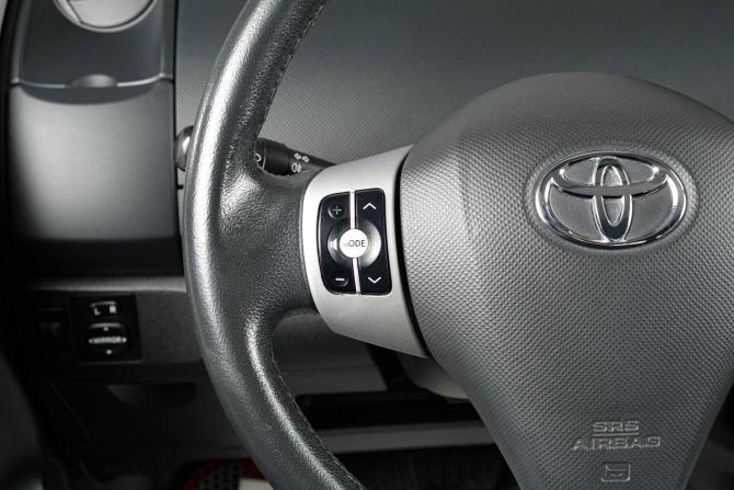Toyota Yaris II с пробегом 2007 года, цена 649 000 рублей, 74400 км, хэтчбек, Автокод Объявления