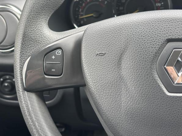 Renault Sandero II с пробегом 2016 года, цена 849 000 рублей, 63000 км, хэтчбек, Автокод Объявления