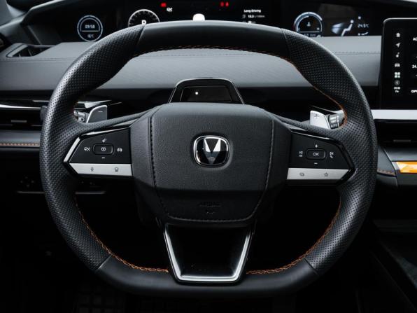 Changan UNI-V I с пробегом 2024 года, цена 2 457 000 рублей, 7992 км, лифтбек, Автокод Объявления