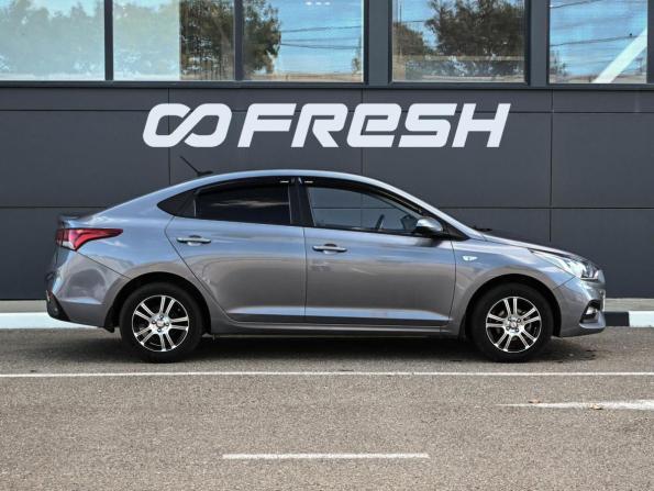 Hyundai Solaris II с пробегом 2017 года, цена 1 249 000 рублей, 138784 км, седан, Автокод Объявления