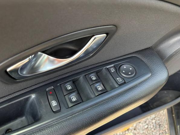 Renault Fluence I с пробегом 2011 года, цена 645 000 рублей, 141000 км, седан, Автокод Объявления
