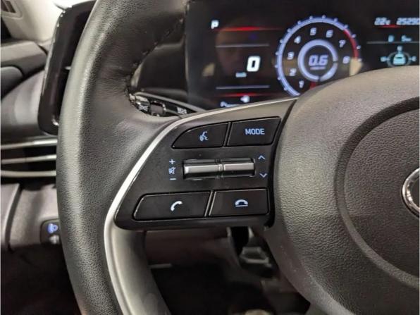Hyundai Elantra VII (CN7) с пробегом 2023 года, цена 1 945 000 рублей, 25183 км, седан, Автокод Объявления