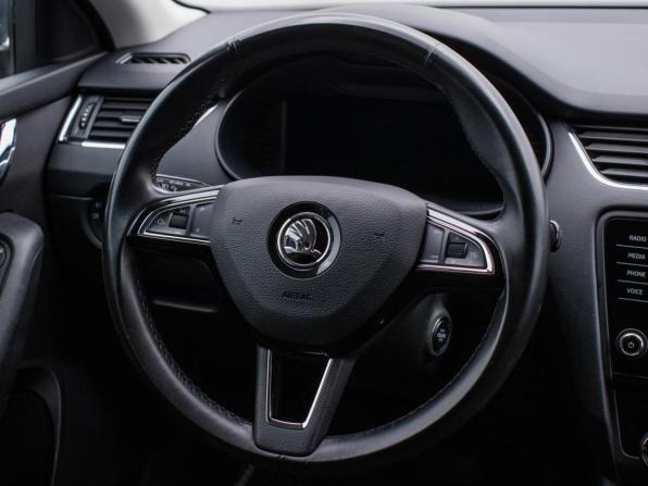 Skoda Octavia III (A7) Рестайлинг с пробегом 2019 года, цена 1 808 000 рублей, 126246 км, лифтбек, Автокод Объявления