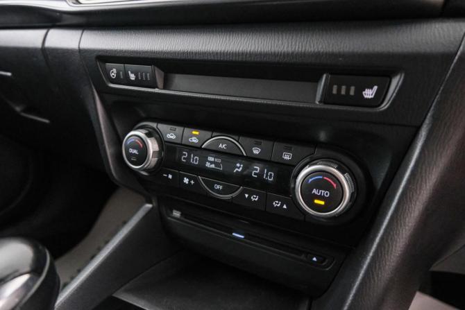 Mazda Axela III Рестайлинг с пробегом 2017 года, цена 1 449 000 рублей, 114571 км, хэтчбек, Автокод Объявления