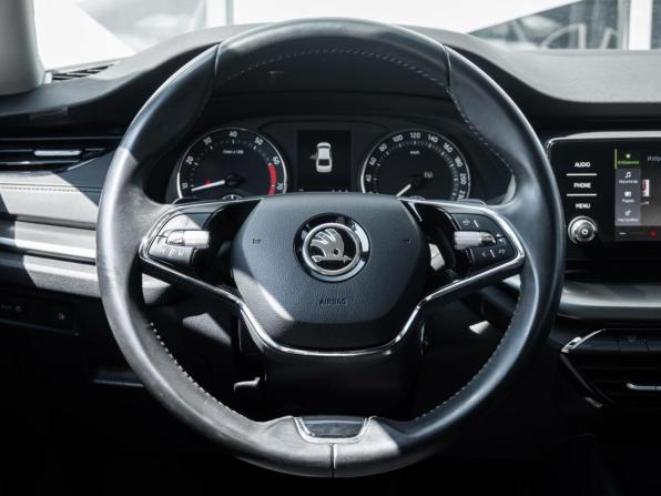 Skoda Octavia IV (A8) с пробегом 2021 года, цена 2 221 400 рублей, 89177 км, лифтбек, Автокод Объявления