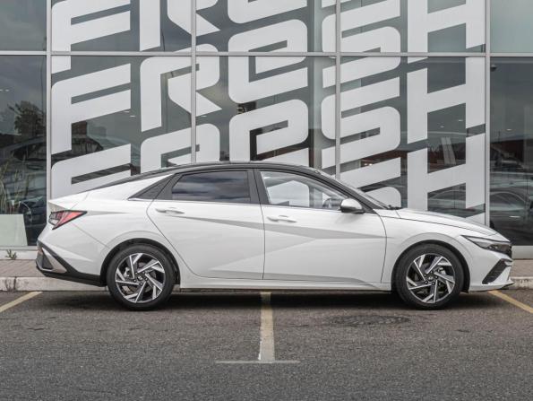 Hyundai Elantra VII (CN7) Рестайлинг с пробегом 2024 года, цена 2 220 000 рублей, 24650 км, седан, Автокод Объявления