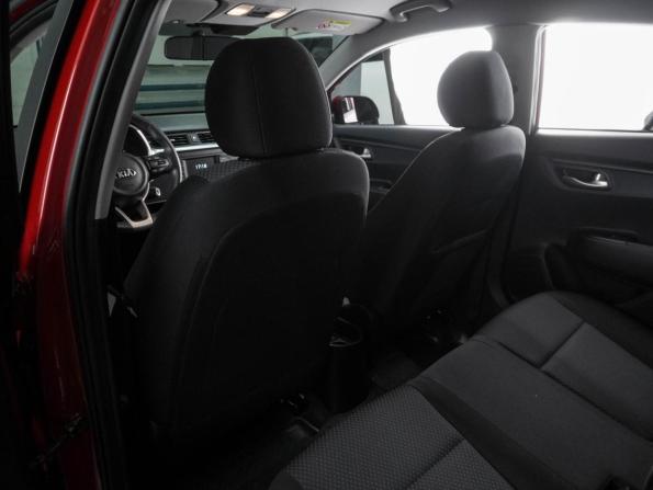 Kia Rio IV Рестайлинг с пробегом 2021 года, цена 1 799 000 рублей, 40051 км, седан, Автокод Объявления