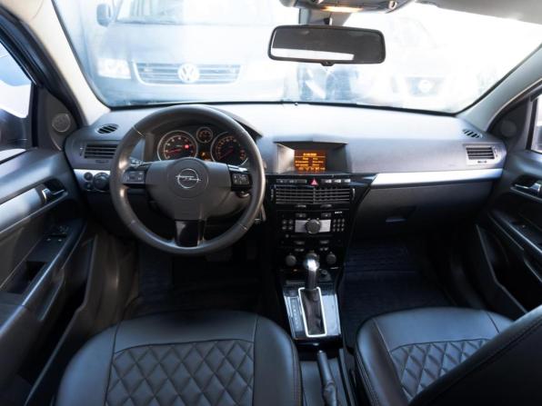 Opel Astra H Рестайлинг с пробегом 2012 года, цена 899 000 рублей, 147723 км, седан, Автокод Объявления