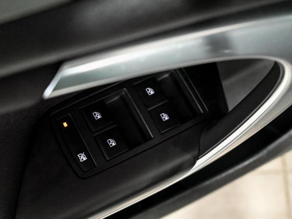Opel Insignia I Рестайлинг с пробегом 2013 года, цена 1 190 000 рублей, 129090 км, седан, Автокод Объявления
