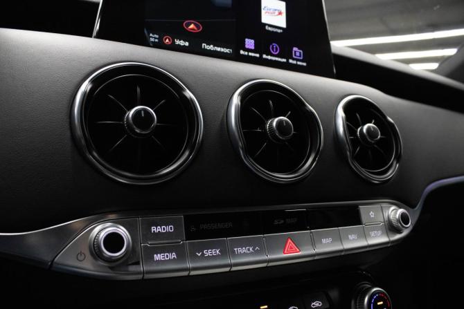 Kia Stinger I с пробегом 2018 года, цена 2 349 000 рублей, 160811 км, лифтбек, Автокод Объявления