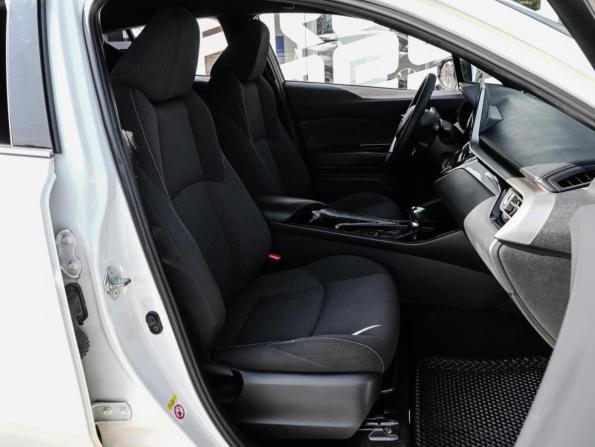Toyota C-HR I с пробегом 2018 года, цена 2 429 000 рублей, 52596 км, внедорожник, Автокод Объявления