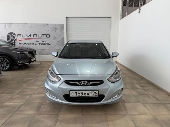 Hyundai Solaris I с пробегом 2012 года, цена 850 000 рублей, 205000 км, седан, Автокод Объявления