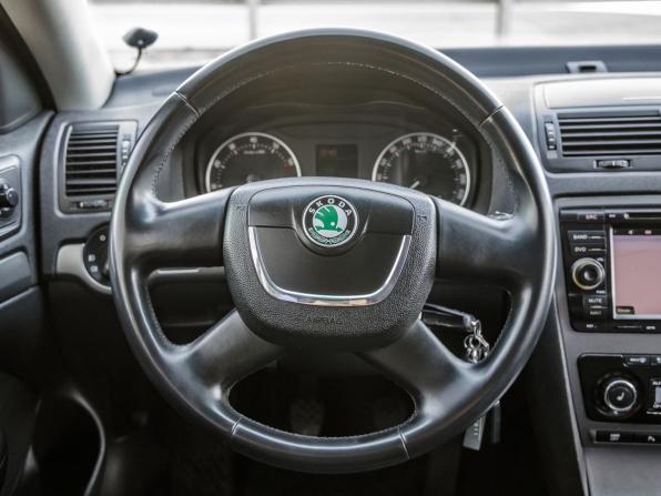 Skoda Octavia II (A5) Рестайлинг с пробегом 2010 года, цена 898 000 рублей, 150217 км, лифтбек, Автокод Объявления