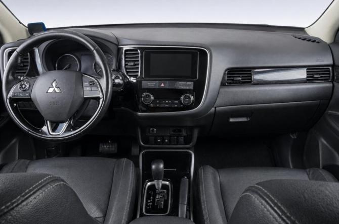 Mitsubishi Outlander III Рестайлинг 2 с пробегом 2017 года, цена 2 249 000 рублей, 130000 км, внедорожник, Автокод Объявления