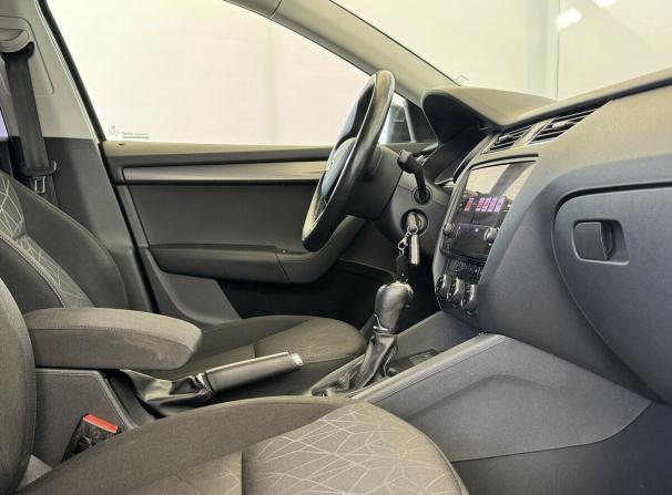 Skoda Octavia III (A7) Рестайлинг с пробегом 2019 года, цена 1 650 000 рублей, 198449 км, лифтбек, Автокод Объявления