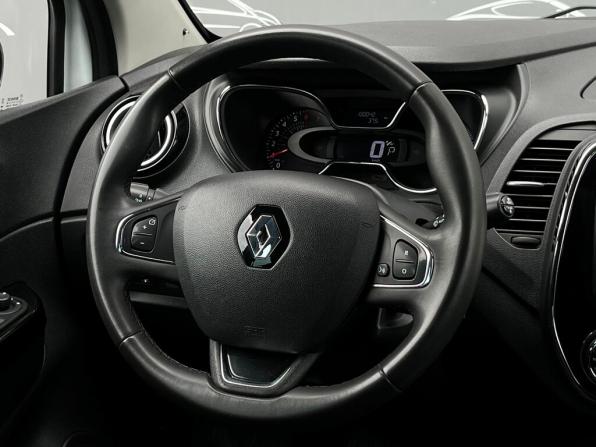 Renault Kaptur I с пробегом 2017 года, цена 1 495 900 рублей, 100042 км, внедорожник, Автокод Объявления