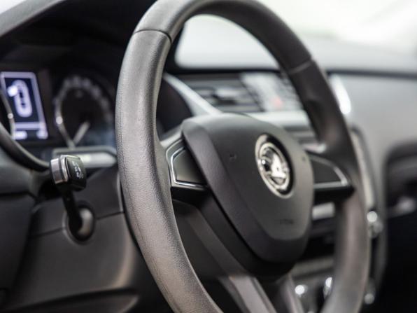 Skoda Octavia III (A7) Рестайлинг с пробегом 2018 года, цена 1 538 000 рублей, 122941 км, лифтбек, Автокод Объявления