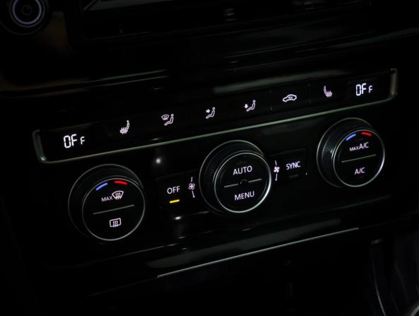 Volkswagen Golf VII с пробегом 2014 года, цена 1 090 000 рублей, 220682 км, хэтчбек, Автокод Объявления