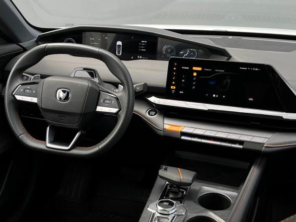 Changan UNI-V I с пробегом 2024 года, цена 2 298 700 рублей, 39596 км, лифтбек, Автокод Объявления