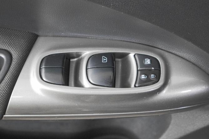 Nissan Juke I с пробегом 2014 года, цена 1 099 000 рублей, 148000 км, внедорожник, Автокод Объявления