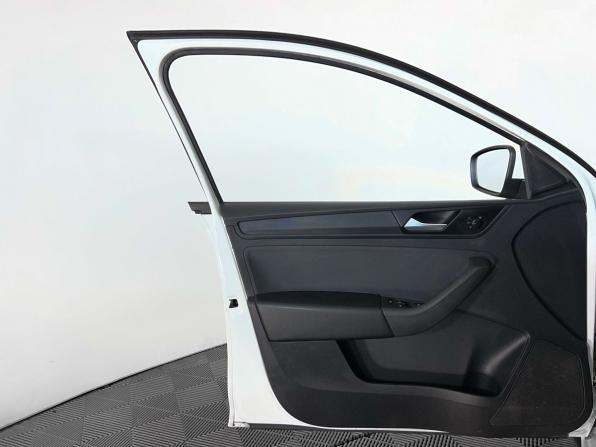 Volkswagen Polo VI с пробегом 2020 года, цена 519 000 рублей, 408242 км, лифтбек, Автокод Объявления