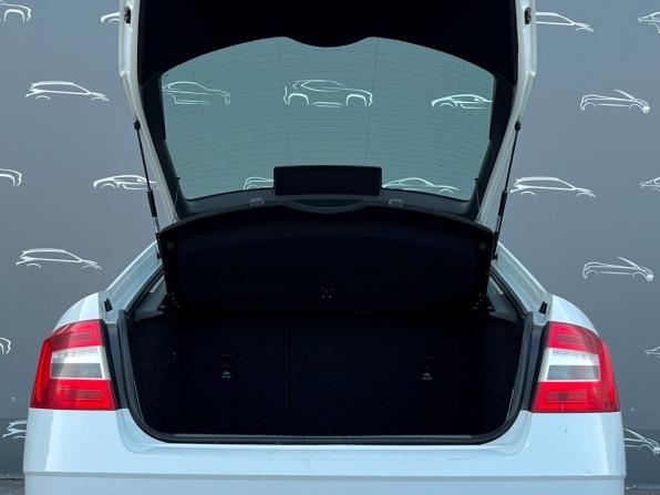 Skoda Octavia III (A7) Рестайлинг с пробегом 2018 года, цена 1 041 300 рублей, 286350 км, лифтбек, Автокод Объявления